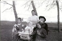 Anna Marie Schons (1881-1952) Schouviller and five of her seven children