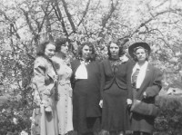 Minnie, Garnet, Brownie, Bessie and Sally Jones
