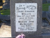 Jane Graham Irvine (1895-1940) and daughter Marion Jane Wallis