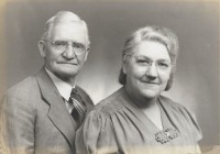 Nelson "Nels" Giles (1862-1954), second husband of Nellie Wakeman