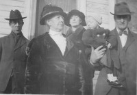 (l to r) Charles T. Wakeman, Amanda Myers Wakeman, Nola Grubb Wakeman, Karl Eugene Wakeman (child), William Henry Wakeman, Monticello, Indiana, ca 1919